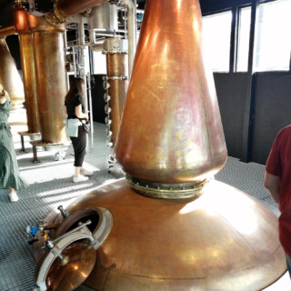 Onnistuinpa saamaan tästäkin kulmasta edes yhden kuvan, jossa ei ollut ihmisiä minun ja pannun välillä. Kiertueet näyttävät olevan suosittuja.