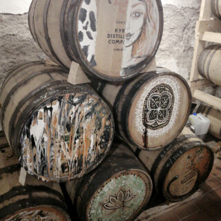 Osa suuremmista tynnyreistä oli jostakin syystä koristeltu erikoisillakin kuvioilla.