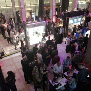 Festaritunnelmaa yläkerrasta kuvattuna.