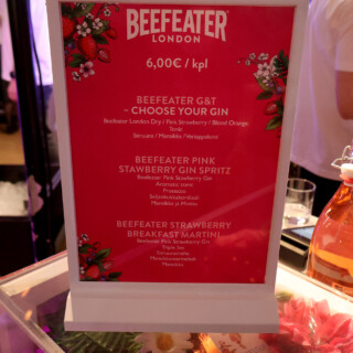 Beefeater Ginillä oli esillä mansikalla maustettu gini, joka olikin mansikkainen